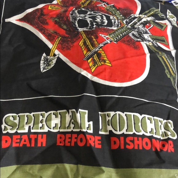 VINTAGE SPECIAL FORCES RED BERET HANDKERCHIEF 0258 - Picture 5 of 5